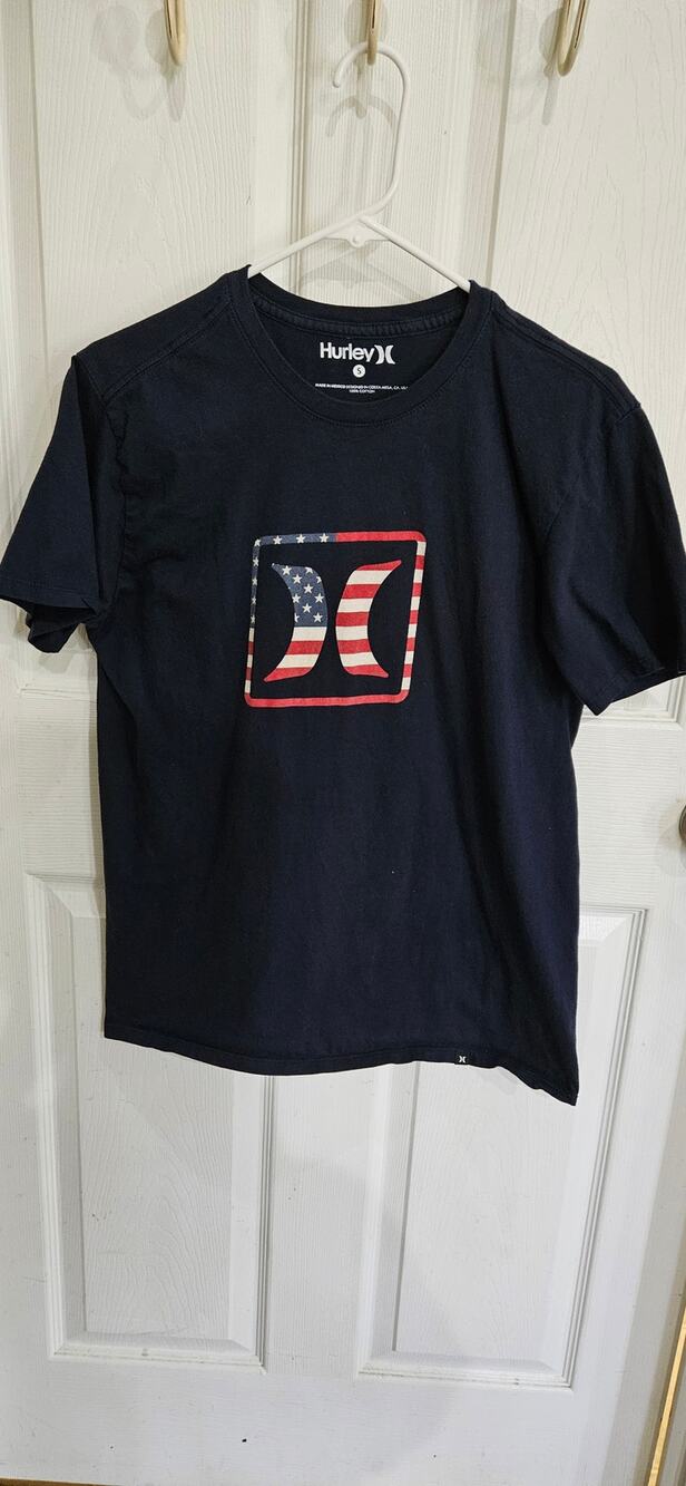 Hurley )( Boys Tee Shirt Red White Blue Size Small